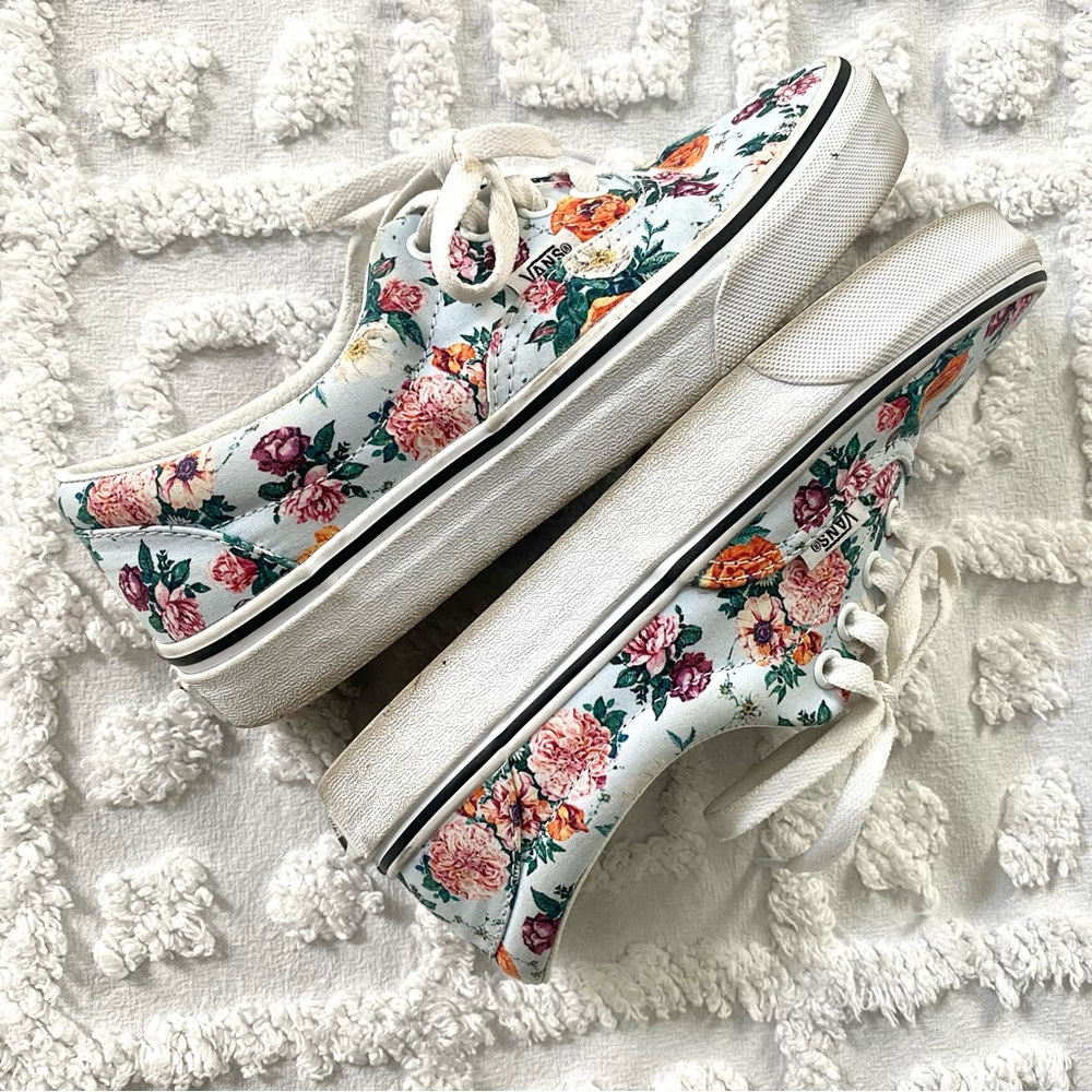 VANS Era Garden Floral Lace Up Sneakers - Picture 6 of 11